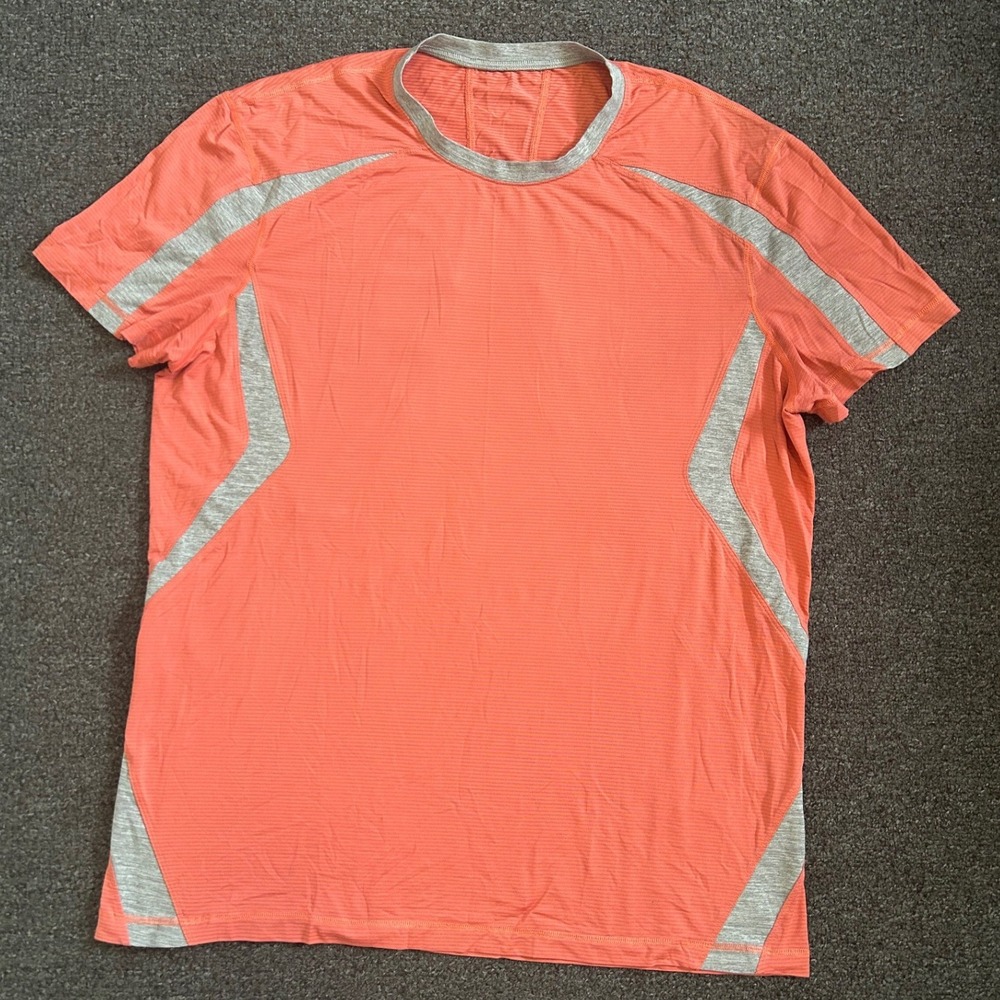 Lululemon Athletica T-Shirt Orange Mens XL Short Sleeve Contrast Pocket Training